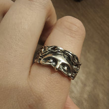 Load image into Gallery viewer, Statue Ring