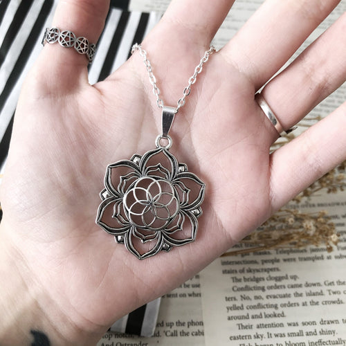 Flora Necklace